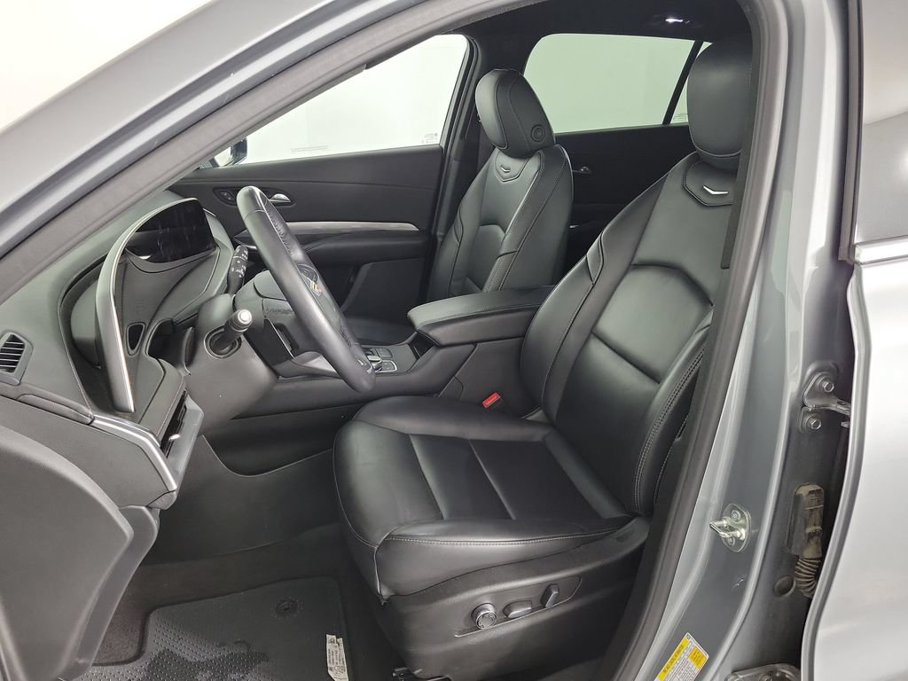 Certified 2025 Cadillac XT4 Premium Luxury FWD image 17