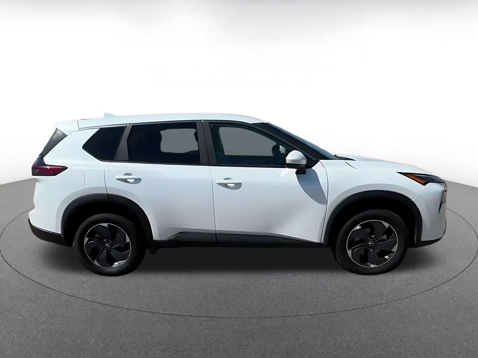 Used 2025 Nissan Rogue SV AWD/4WD image 15