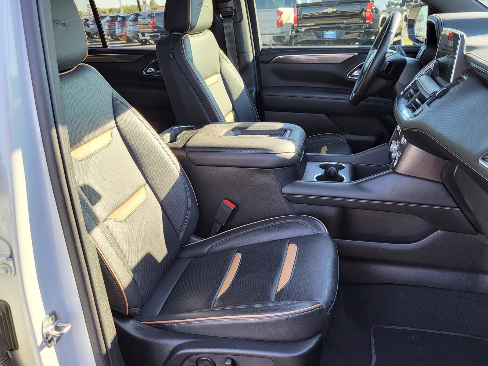 Used 2024 GMC Yukon AT4 w/ Technology Package image 10