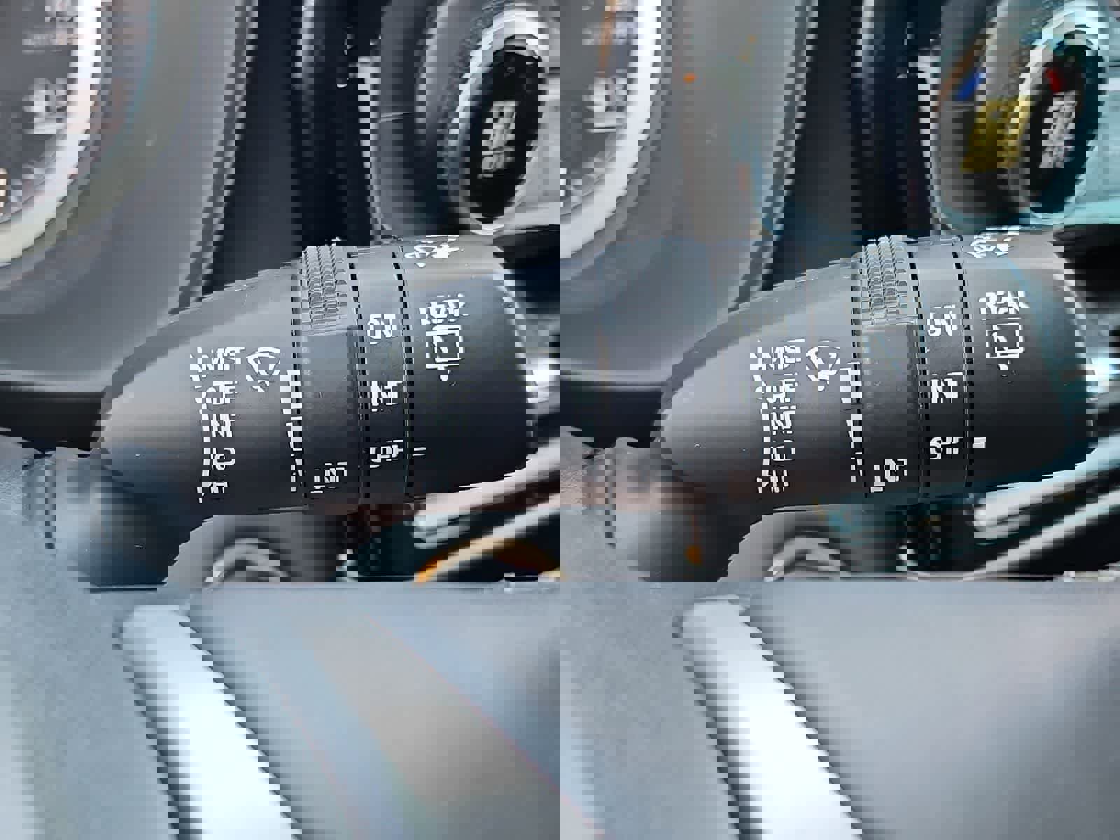 Used 2023 Toyota Highlander LE image 25