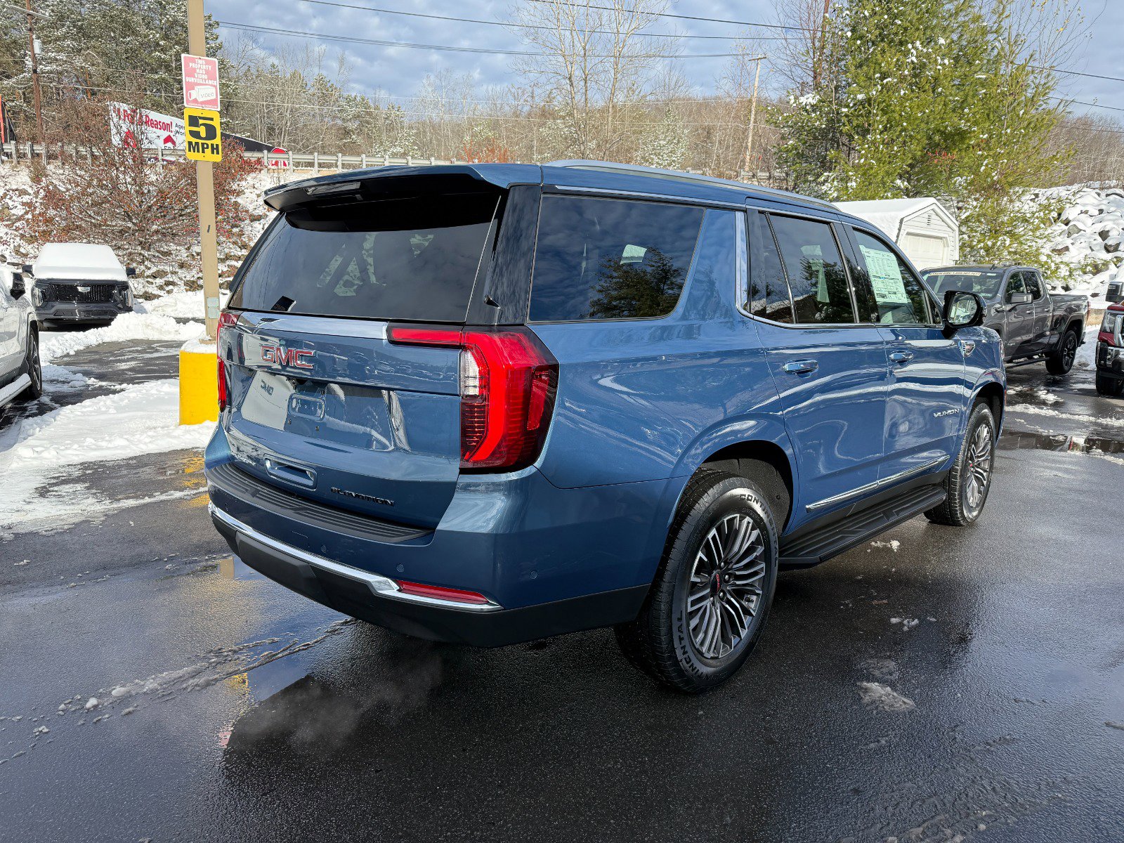 New 2026 GMC Yukon Elevation image 5