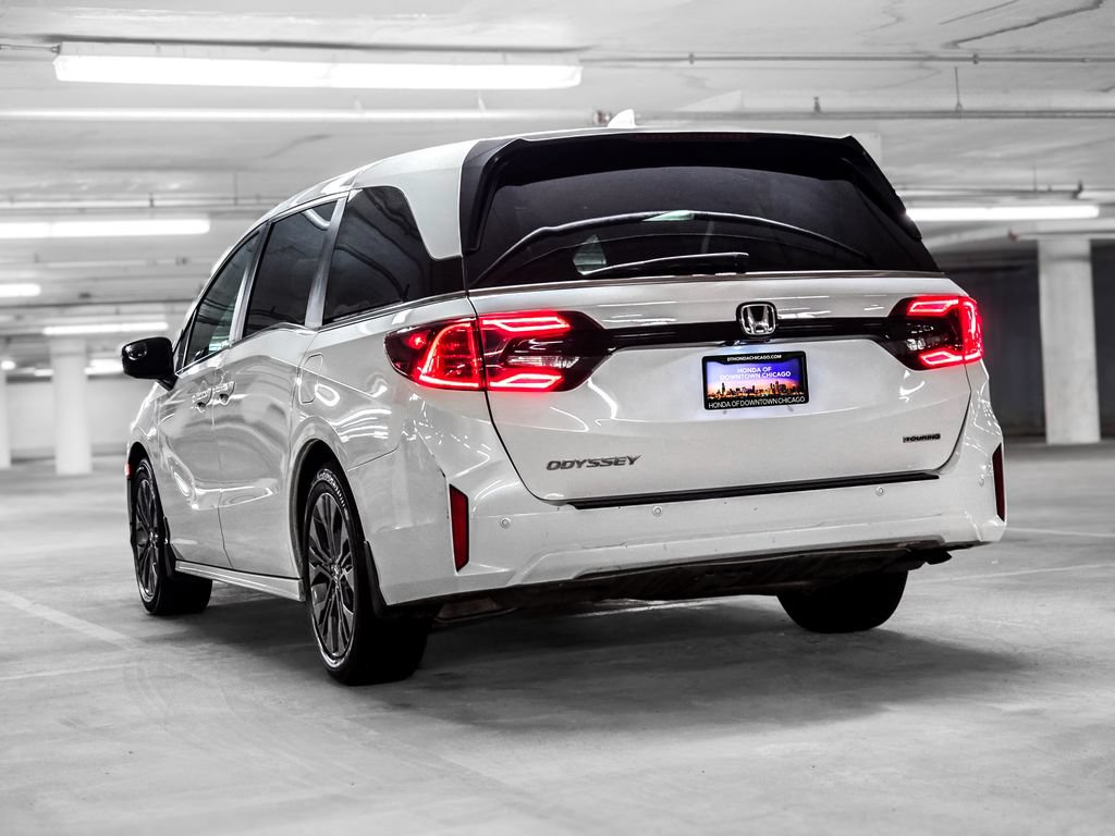 Used 2025 Honda Odyssey Touring image 5