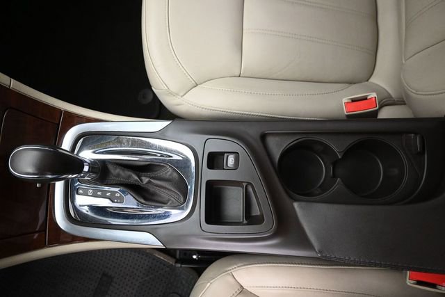 Used 2017 Buick Regal Premium w/ Driver Confidence Package #2 FWD image 18