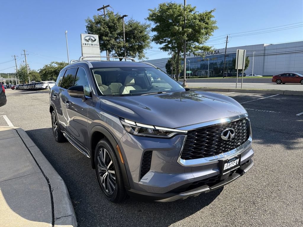 Certified 2023 INFINITI QX60 Sensory w/ Vision Package AWD/4WD image 2