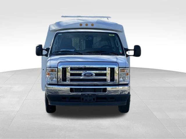New 2024 Ford E-450 and Econoline 450 Super Duty w/ Power Windows & Locks Group image 2