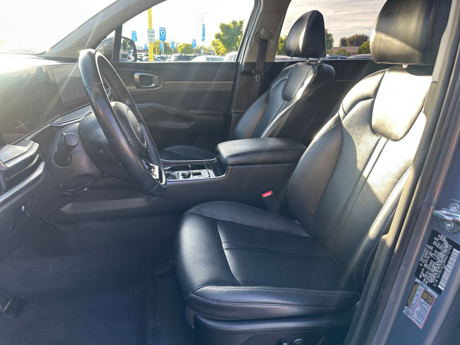 Used 2024 Kia Sorento S image 37