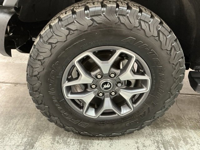 Used 2023 Ford Bronco Badlands image 11