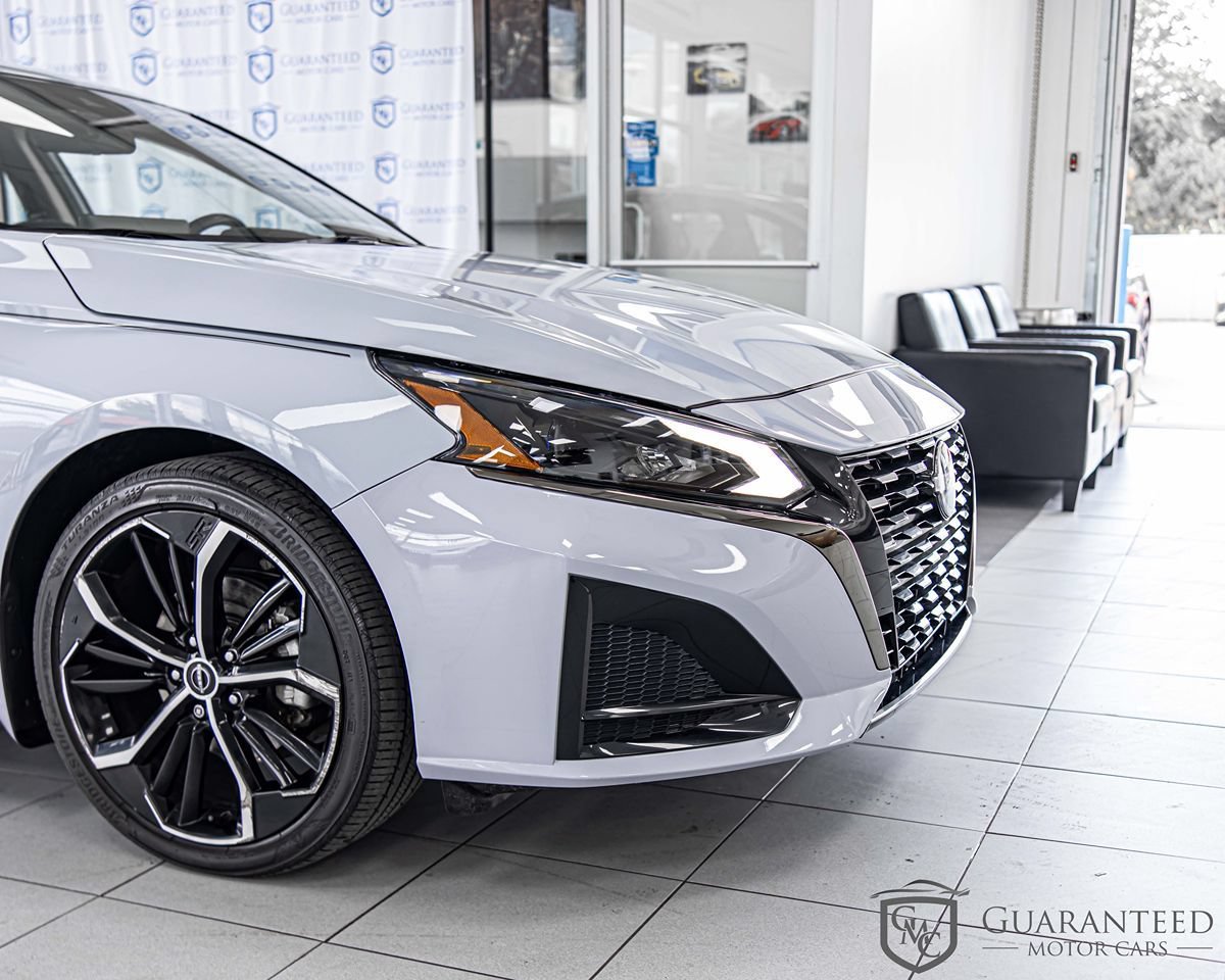 Used 2024 Nissan Altima 2.5 SR w/ SR Premium Package FWD image 4