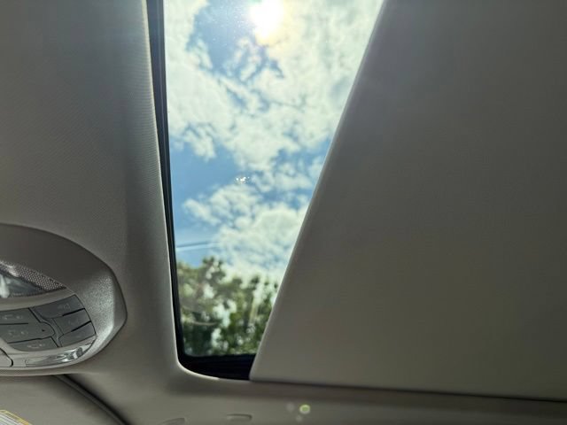 Used 2024 Chrysler Pacifica Limited FWD image 25