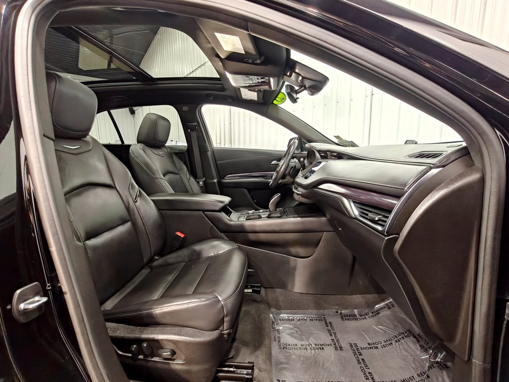 Used 2023 Cadillac XT4 Luxury AWD/4WD image 24