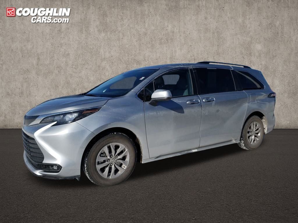 Used 2025 Toyota Sienna XLE video 2