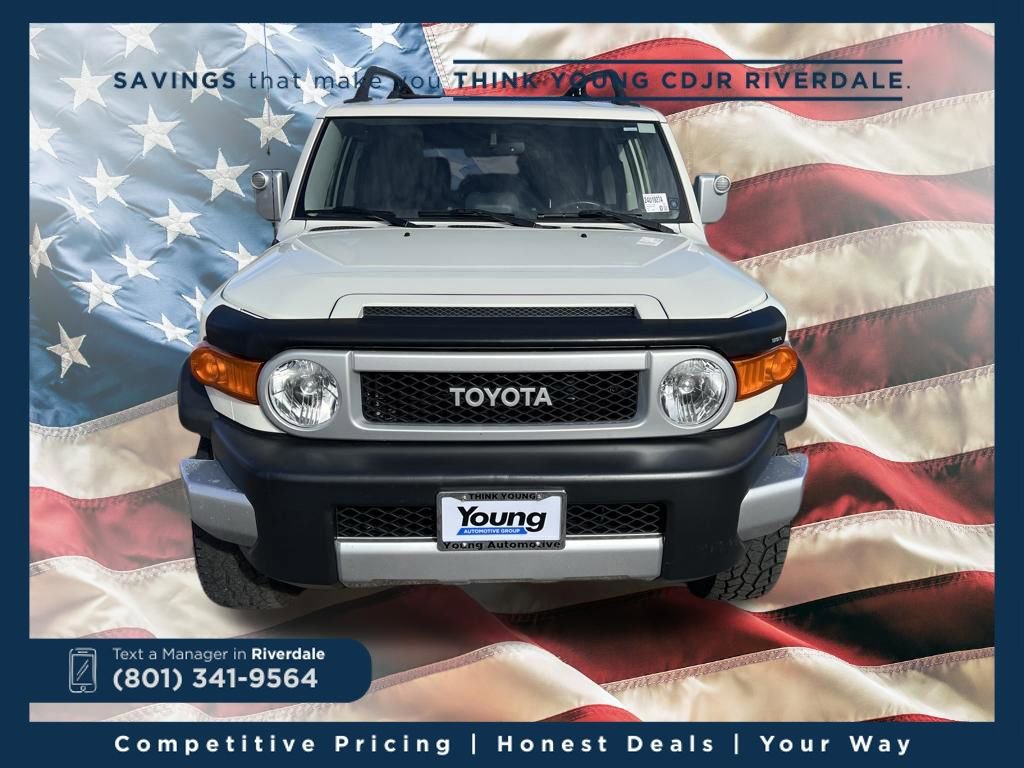 Used 2014 Toyota FJ Cruiser 4WD w/ Upgrade Package image 8