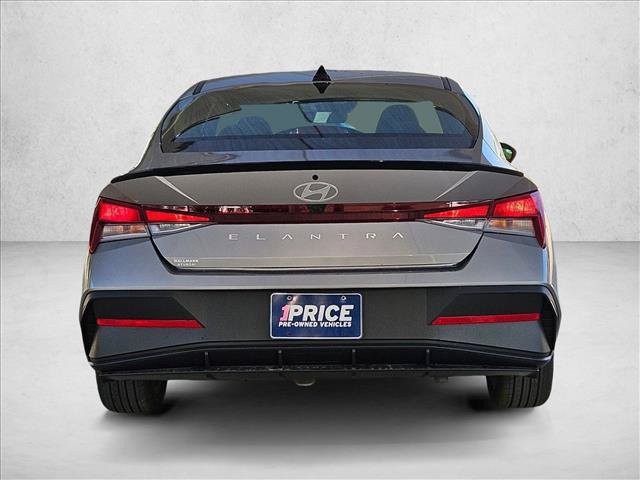 Used 2025 Hyundai Elantra Sport FWD image 6