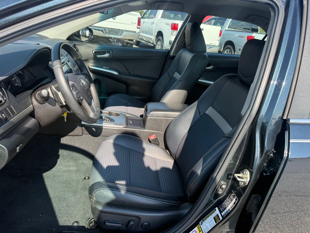 Used 2014 Toyota Camry SE FWD image 9