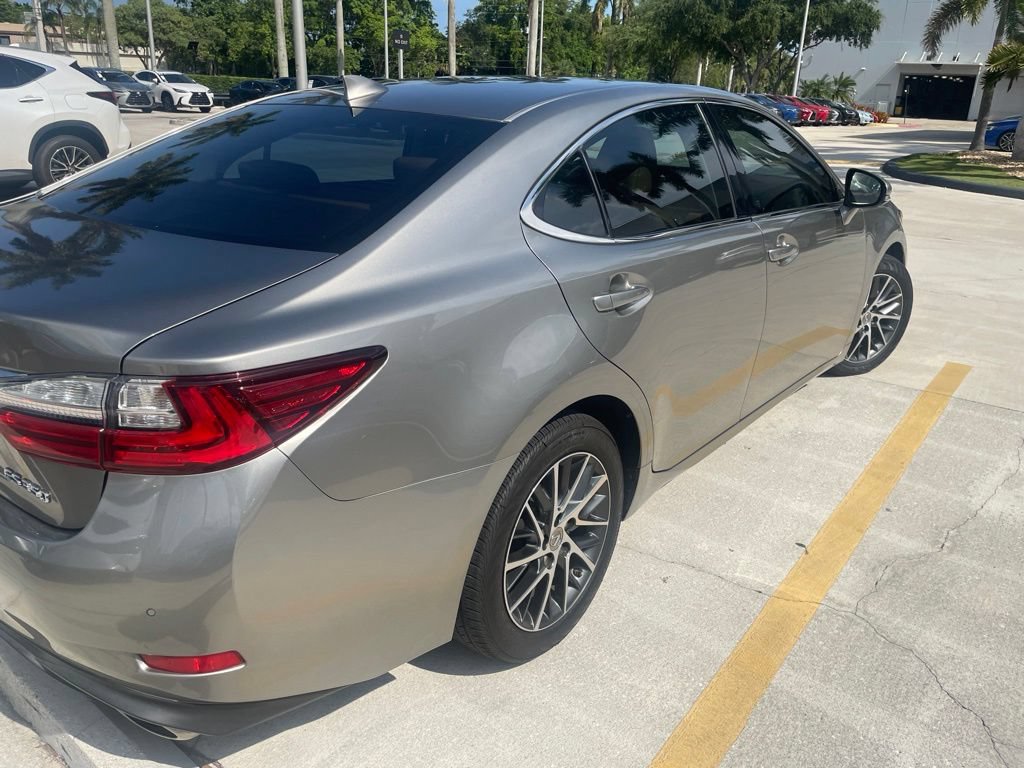 Used 2018 Lexus ES 350 w/ Luxury Package w/Wood Trim FWD image 7