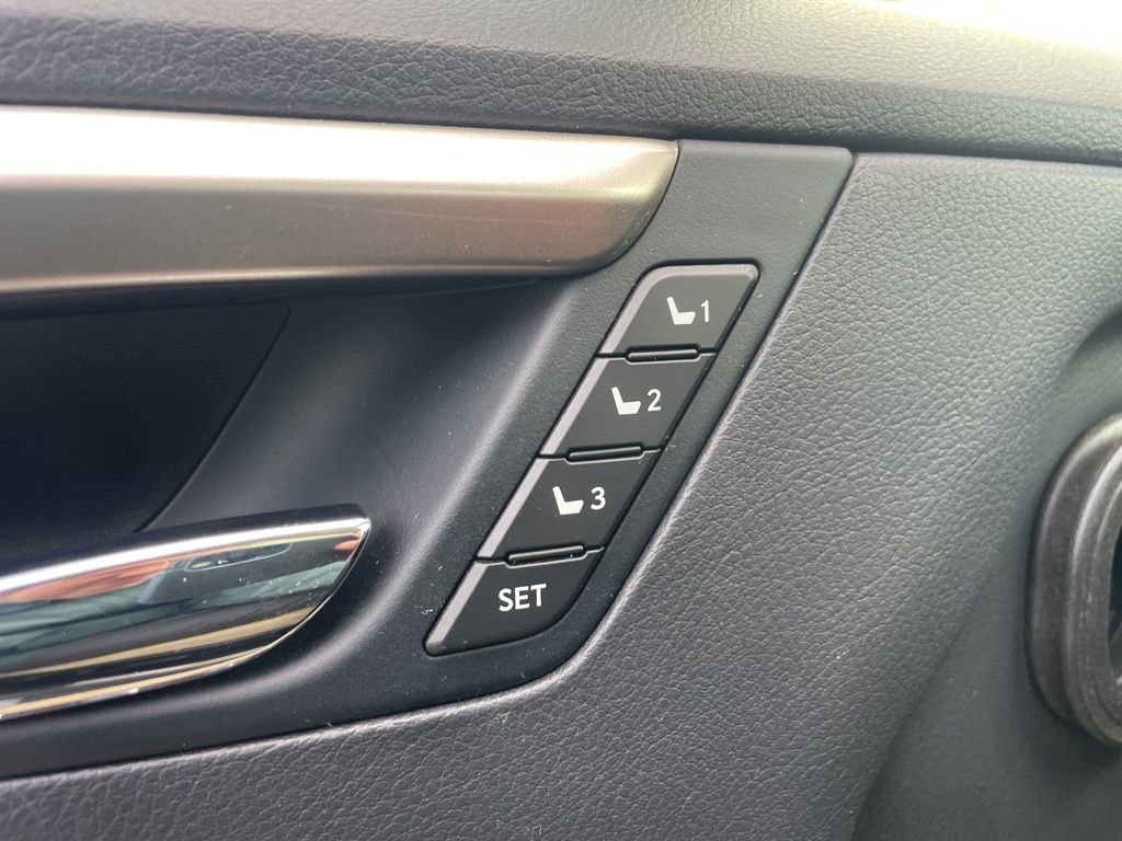 Used 2021 Lexus RX 350L Premium w/ Premium Package image 32