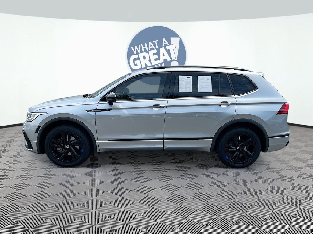 Used 2023 Volkswagen Tiguan SE R-Line FWD image 9