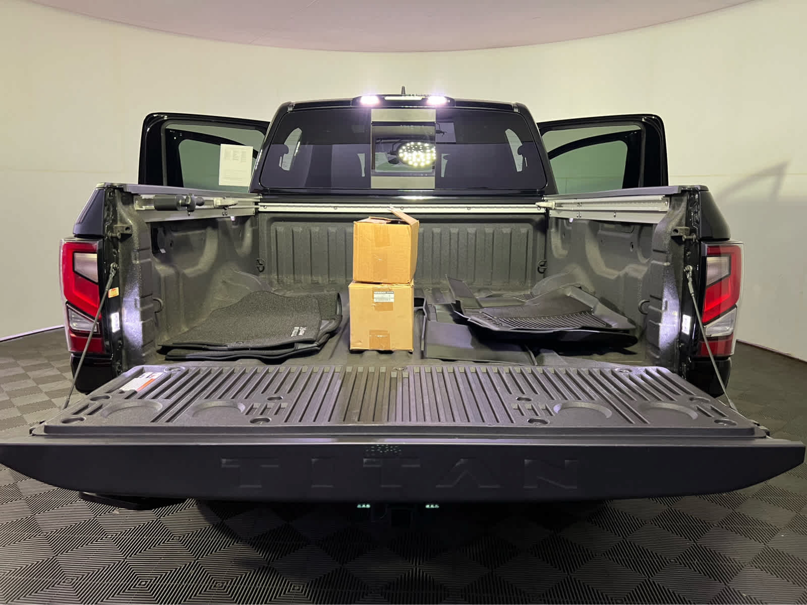 Certified 2024 Nissan Titan PRO-4X w/ Pro-4x Convenience Package AWD/4WD image 26