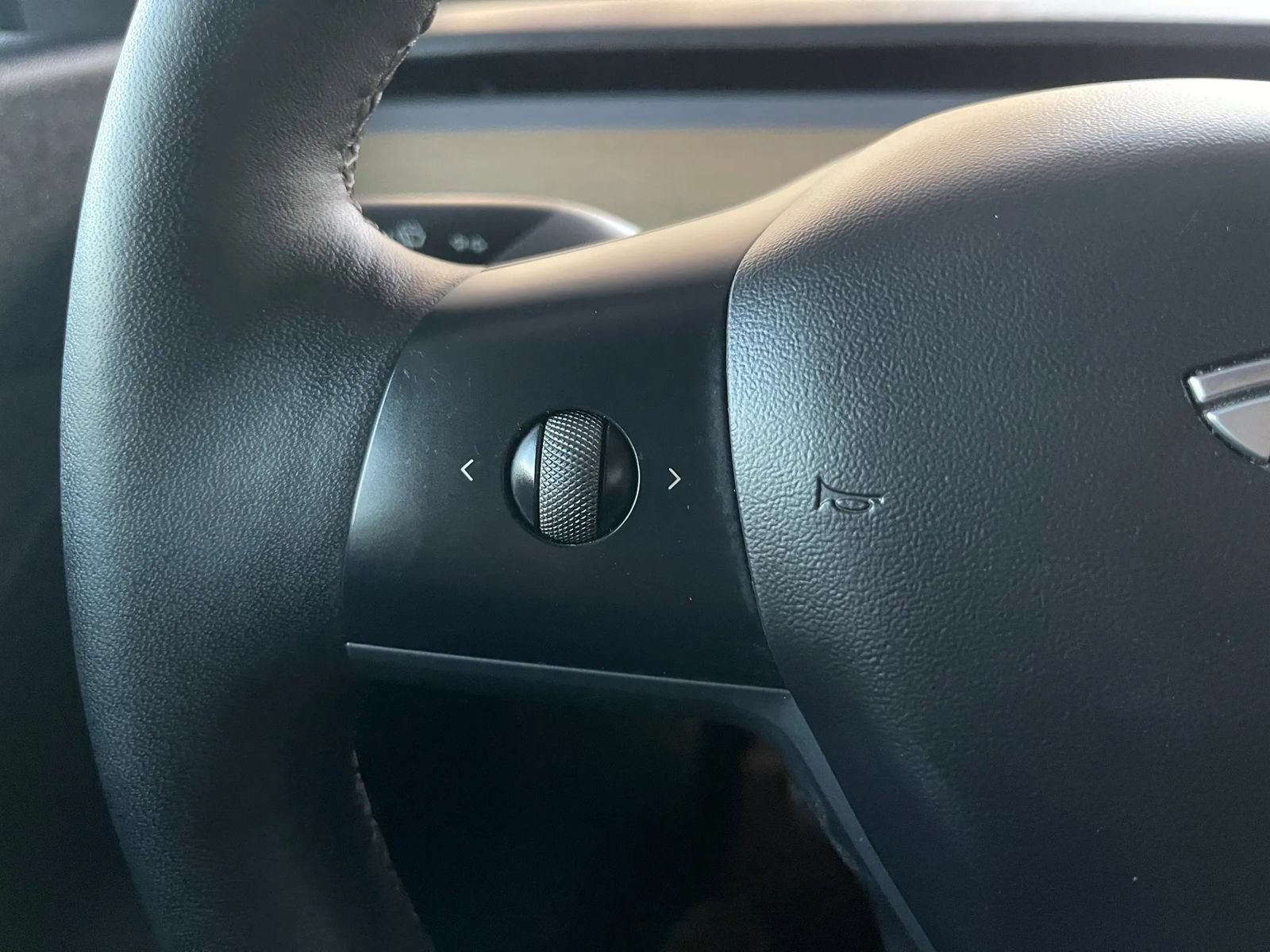 Used 2022 Tesla Model Y Performance AWD/4WD image 31