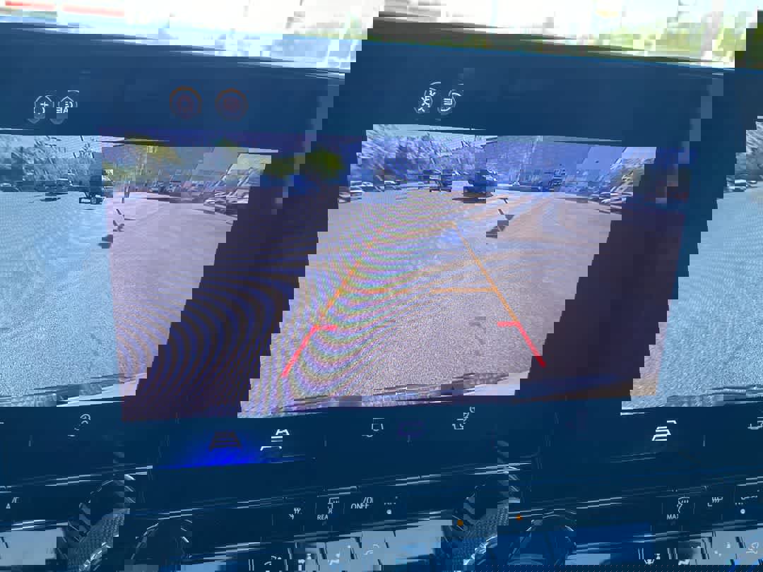 Used 2023 Chevrolet Colorado W/T image 17