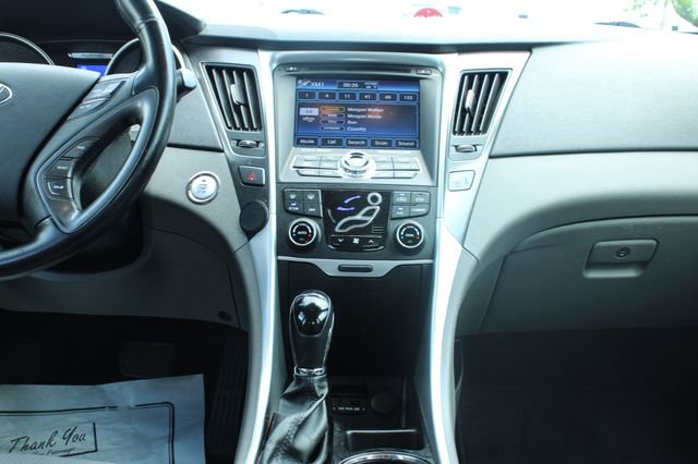 Used 2013 Hyundai Sonata Limited FWD image 17
