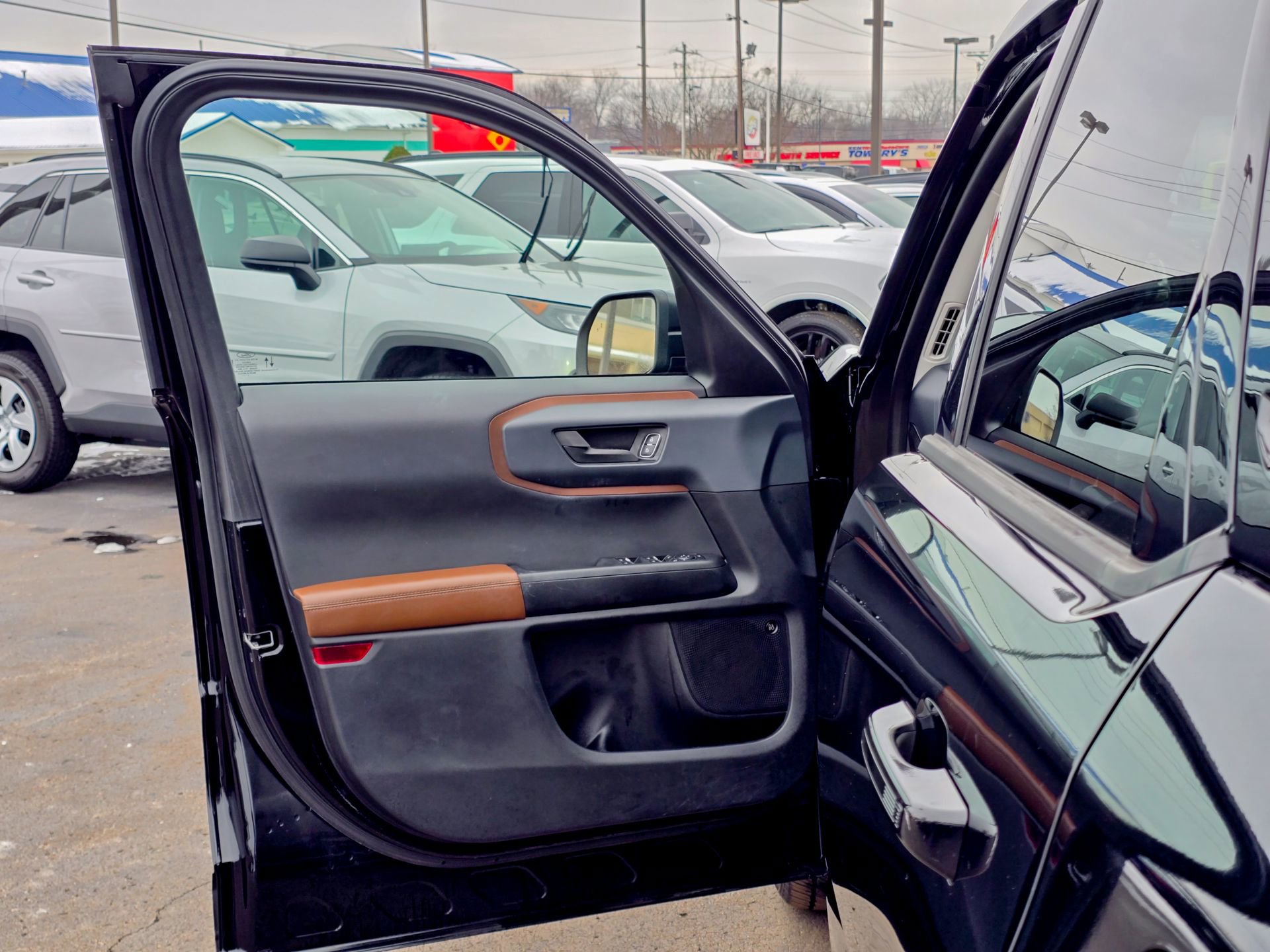 Used 2021 Ford Bronco Sport Outer Banks w/ Outer Banks Package (96D) image 26