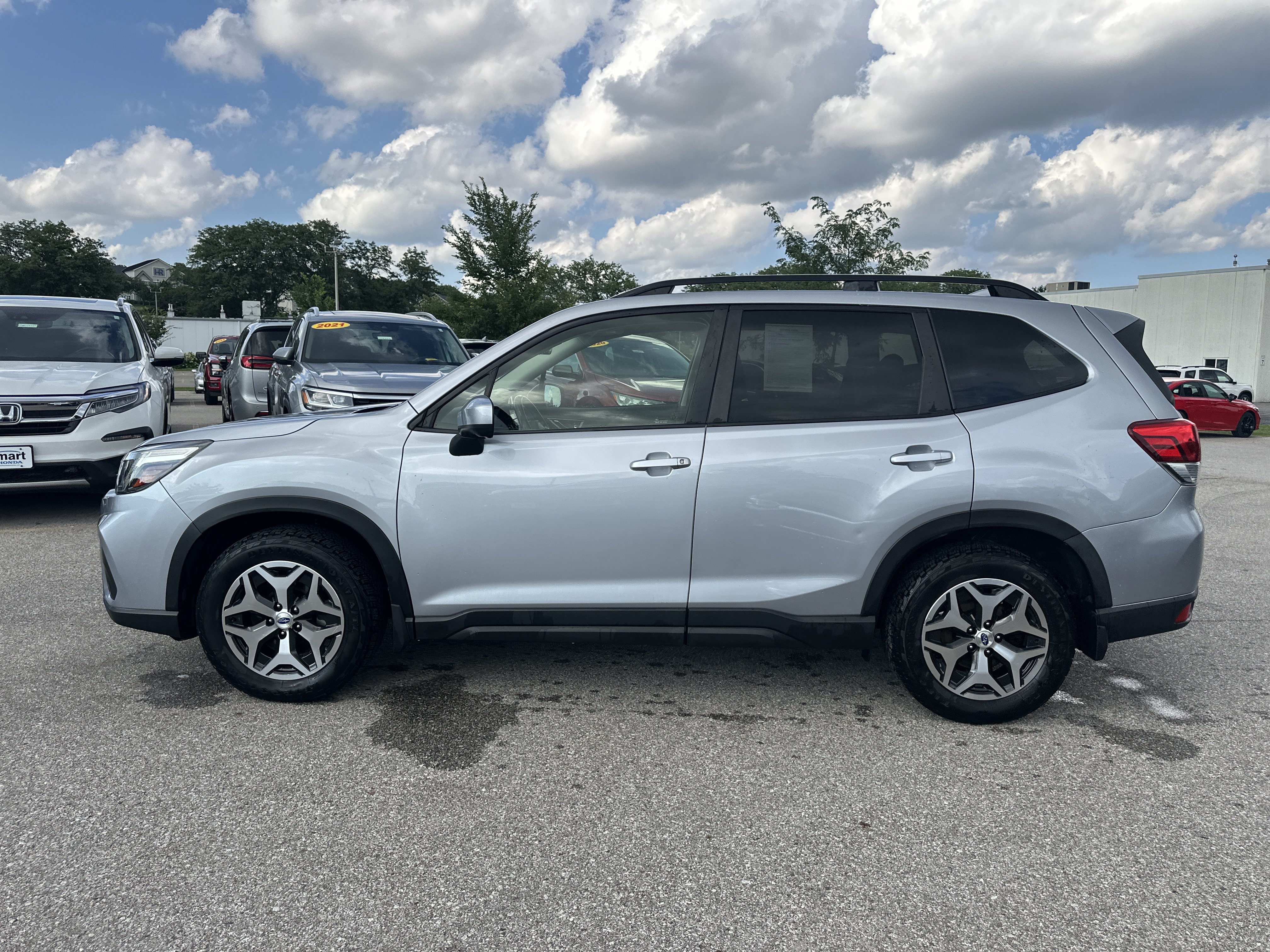Used 2019 Subaru Forester Premium AWD/4WD image 6