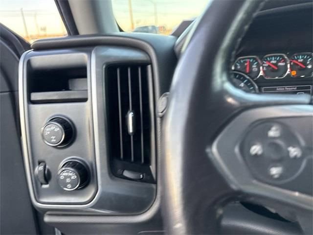 Used 2018 Chevrolet Silverado 1500 LT w/ All Star Edition image 15