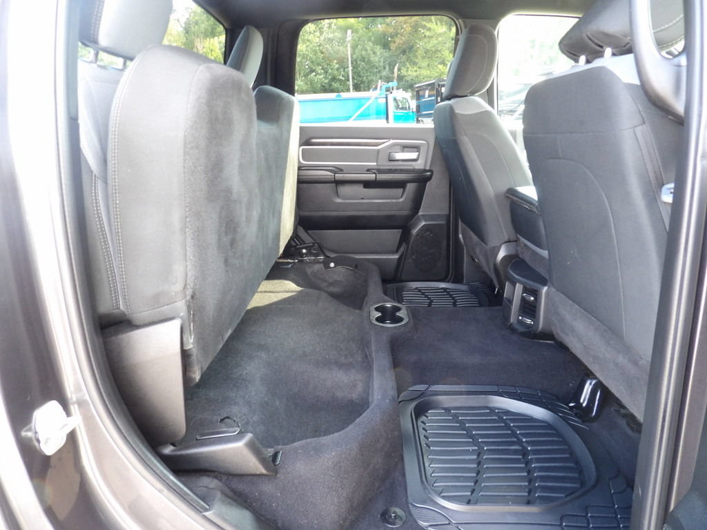 Used 2022 RAM 3500 Big Horn AWD/4WD image 36