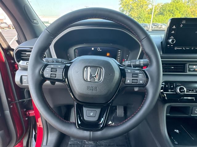 Used 2025 Honda Pilot Black Edition image 33