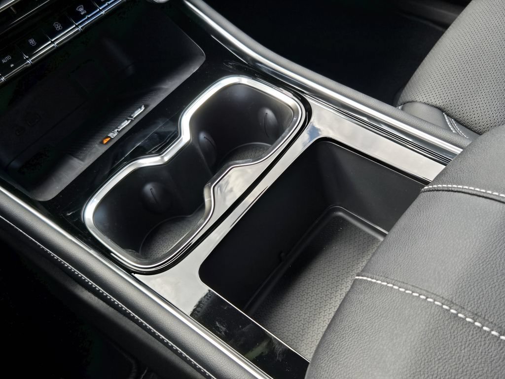 New 2026 Chevrolet Traverse LT w/ Sun and Wheel Package FWD image 21
