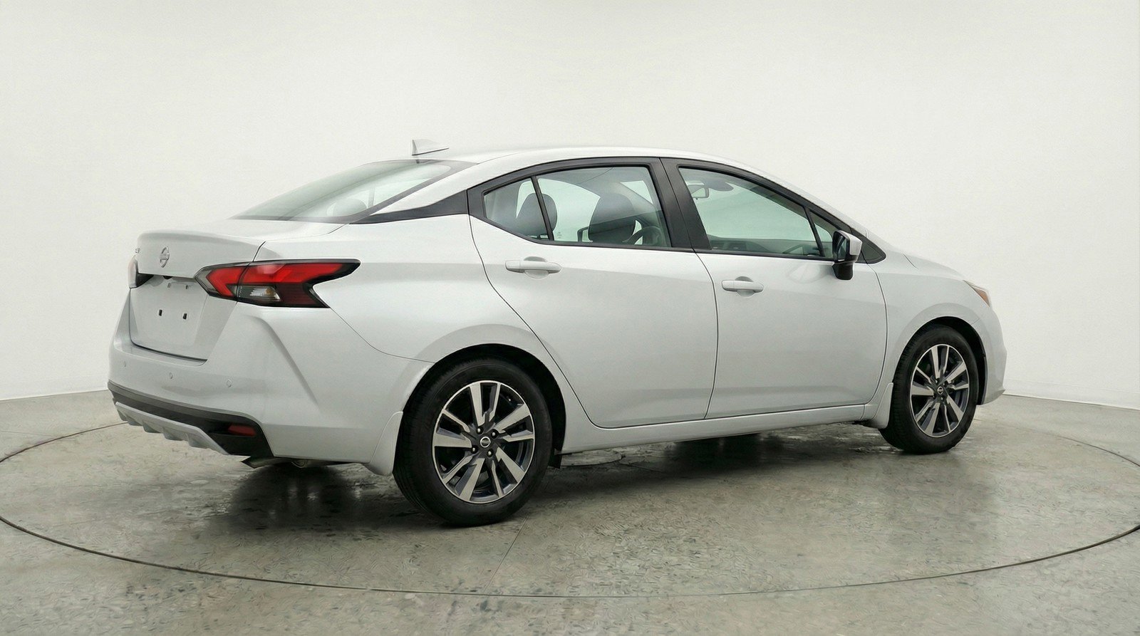 Used 2025 Nissan Versa SV FWD image 9