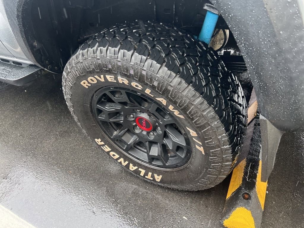Used 2021 Toyota Tacoma TRD Off-Road AWD/4WD image 12