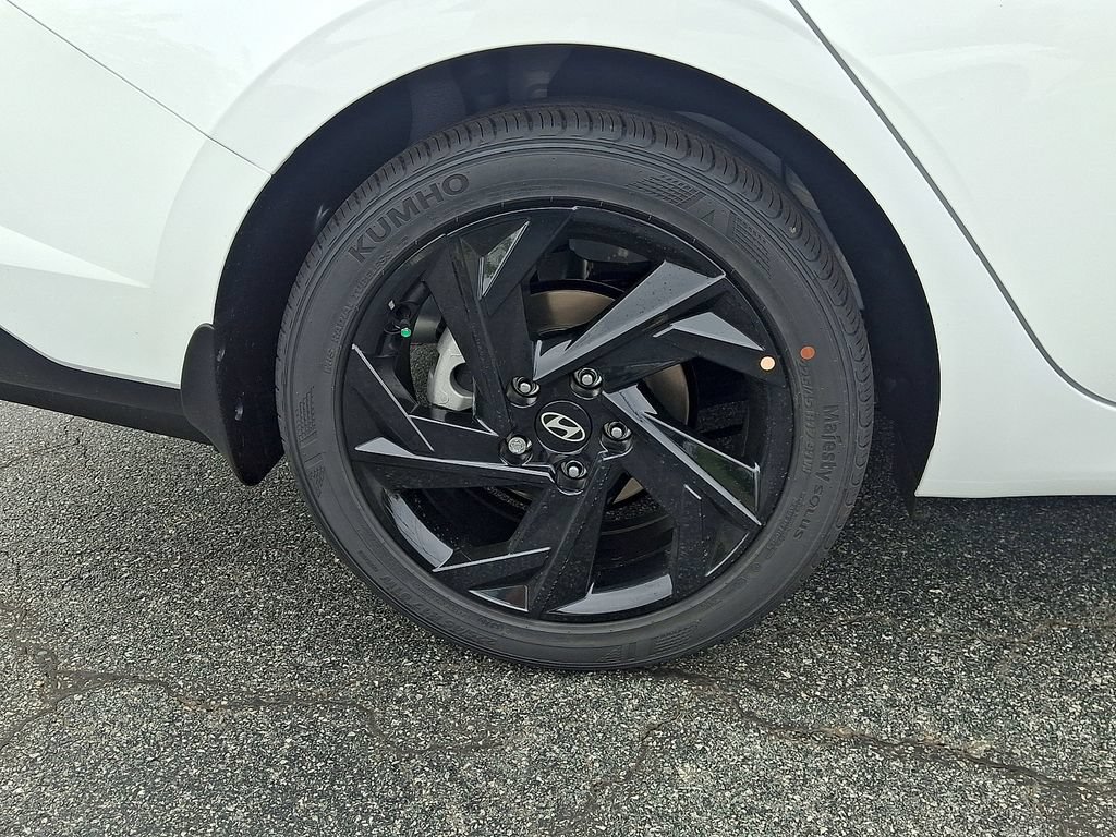 New 2026 Hyundai Elantra SEL Sport FWD image 5
