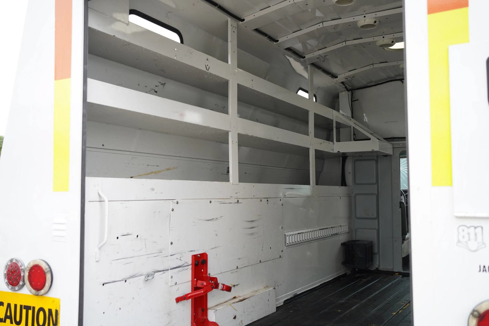 Used 2018 Ford E-450 and Econoline 450 Super Duty RWD image 11