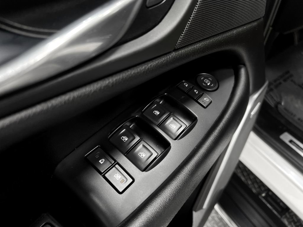 Used 2017 Cadillac Escalade Premium Luxury image 16