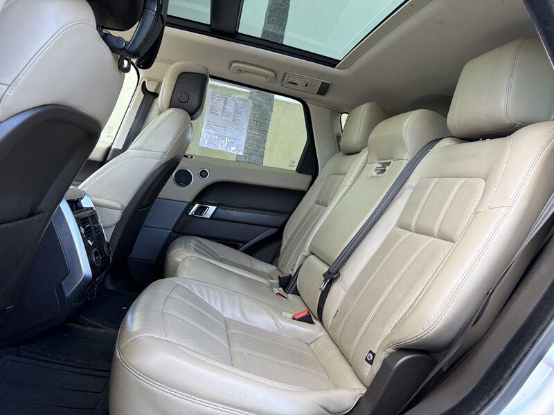 Used 2018 Land Rover Range Rover Sport HSE AWD/4WD image 15