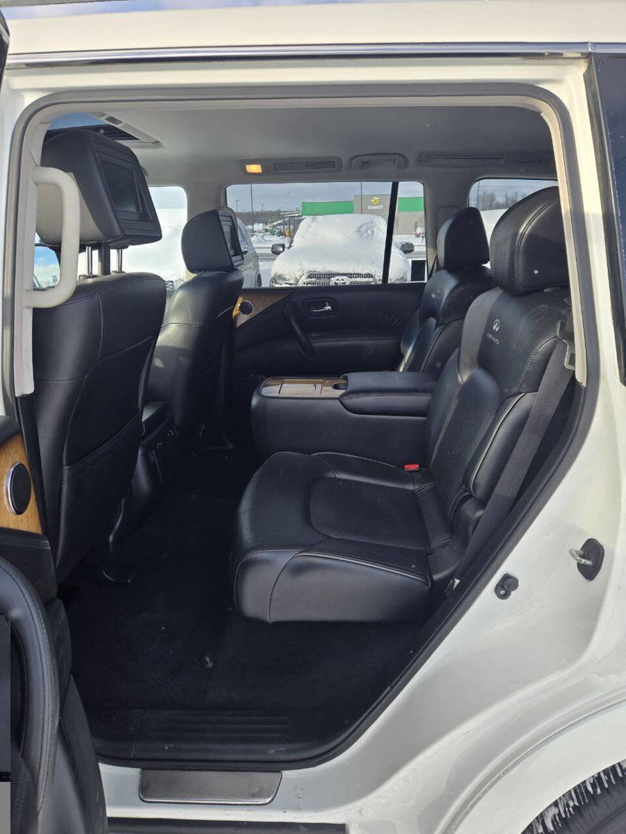 Used 2014 INFINITI QX80 4WD w/ Theater Package image 12