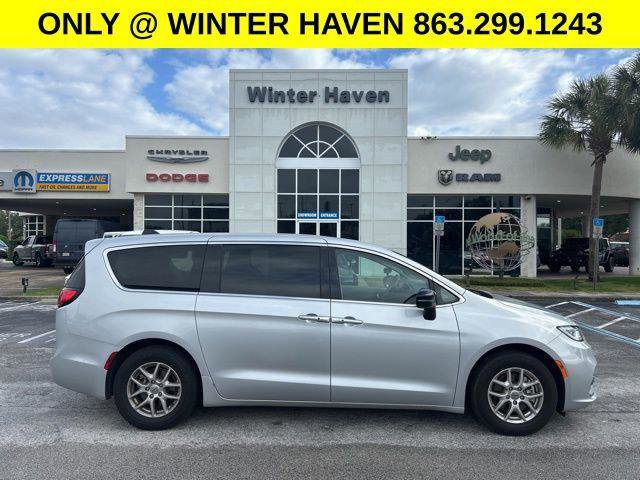 Certified 2024 Chrysler Pacifica Touring-L FWD image 1