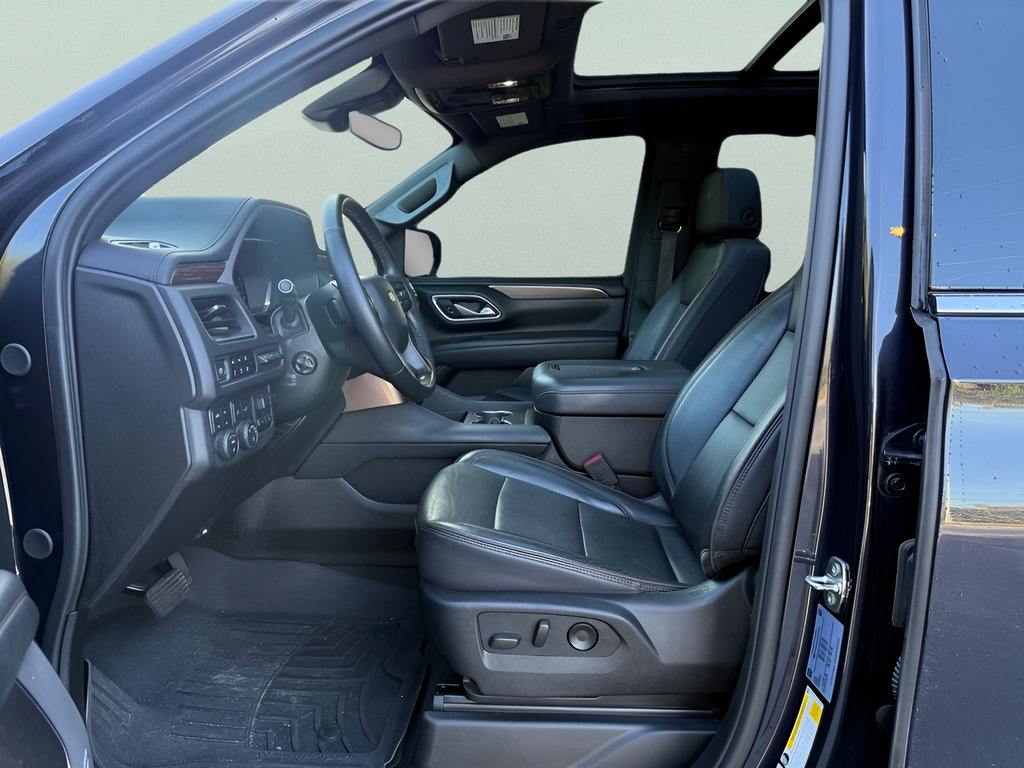 Used 2024 Chevrolet Suburban High Country AWD/4WD image 9