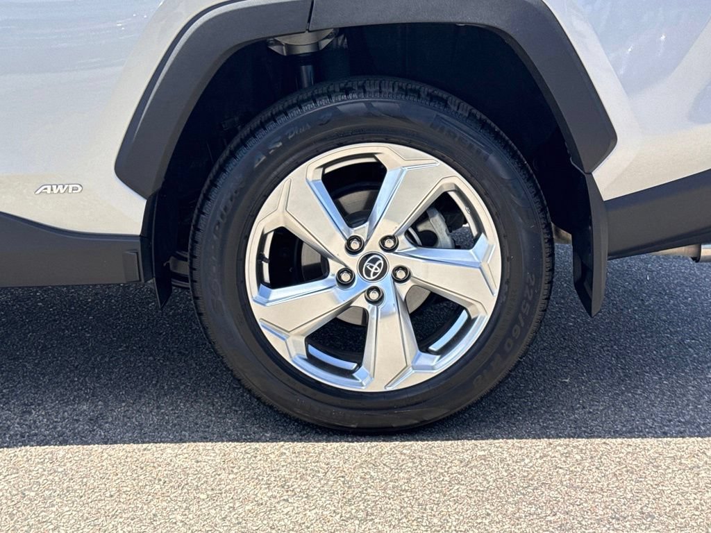 Used 2021 Toyota RAV4 XLE Premium AWD/4WD image 14