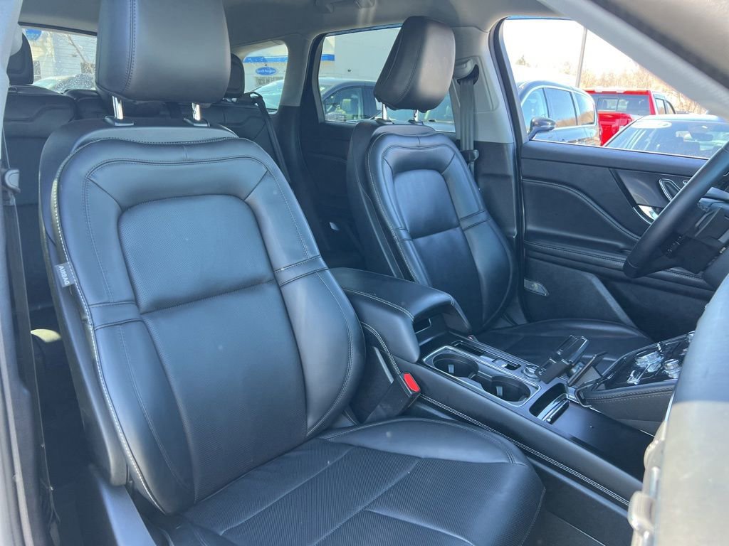 Used 2022 Lincoln Corsair Standard w/ Equipment Group 101A image 27