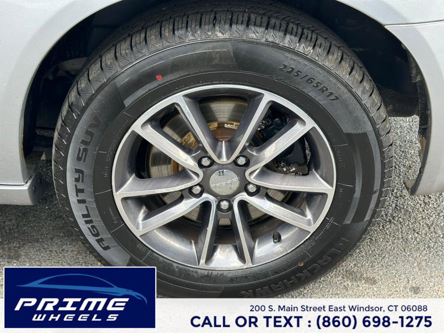 Used 2017 Dodge Grand Caravan SXT image 22