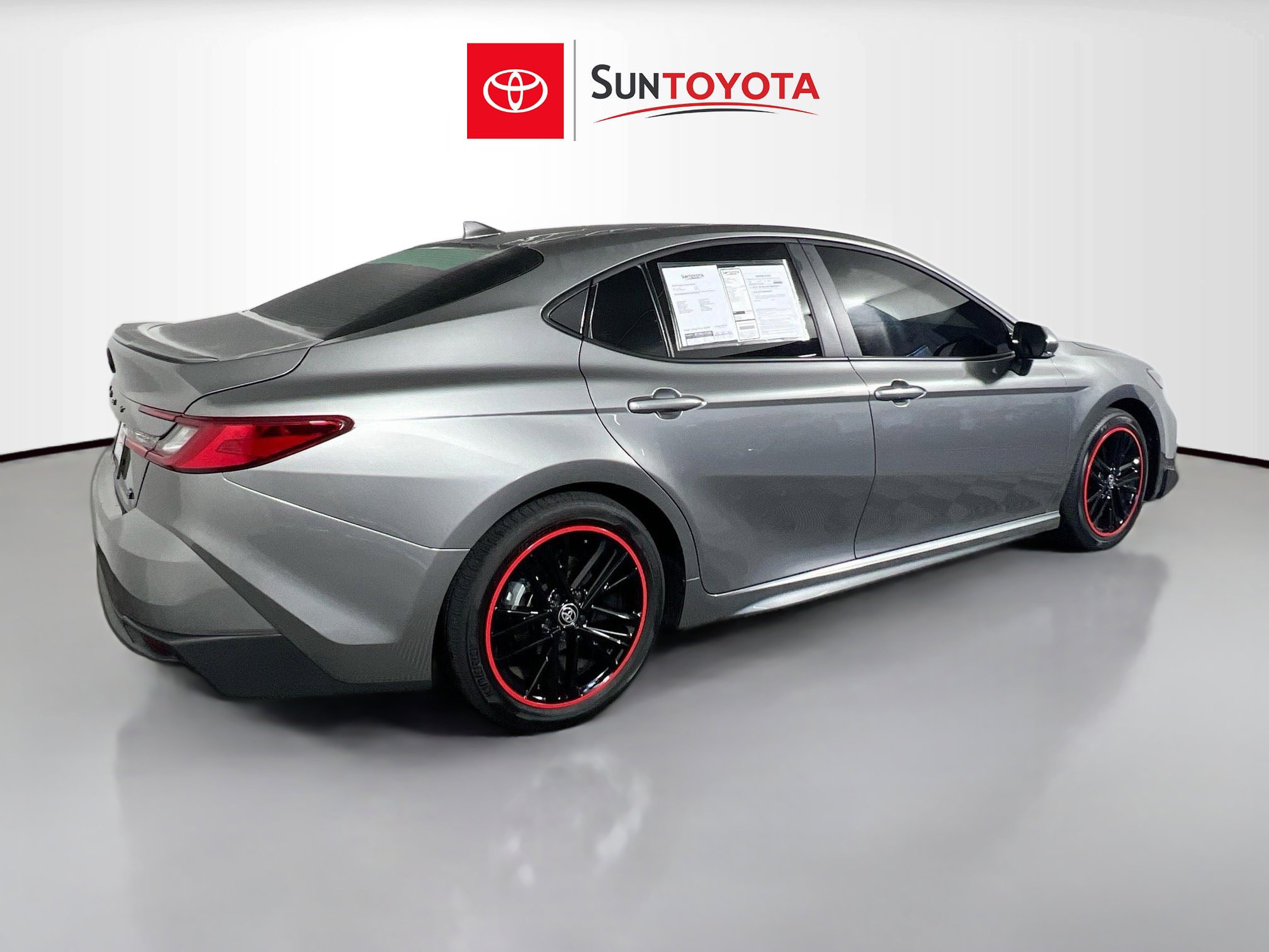 Used 2026 Toyota Camry SE FWD image 4