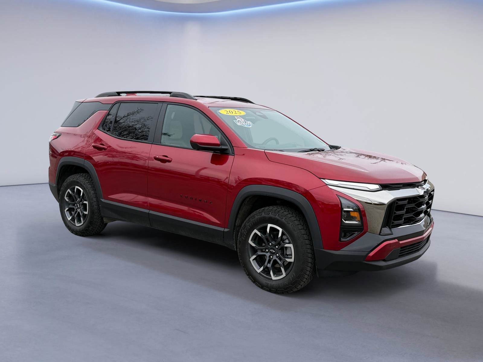 Used 2025 Chevrolet Equinox ACTIV w/ Safety and Technology Package image 1