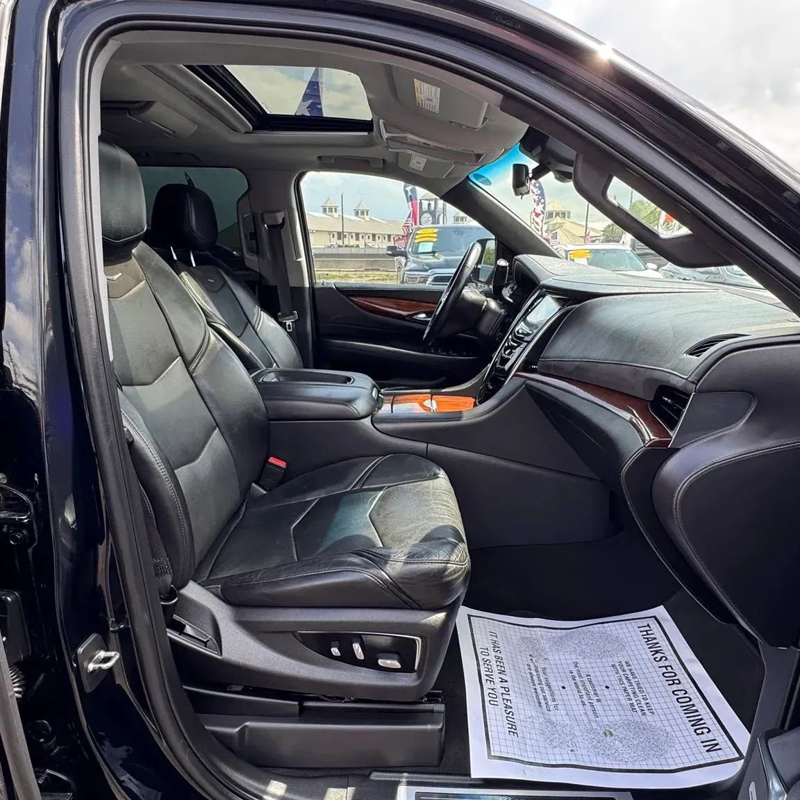 Used 2019 Cadillac Escalade ESV Luxury image 16