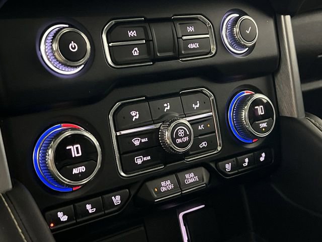 Certified 2022 GMC Yukon SLT w/ SLT Premium Package AWD/4WD image 18