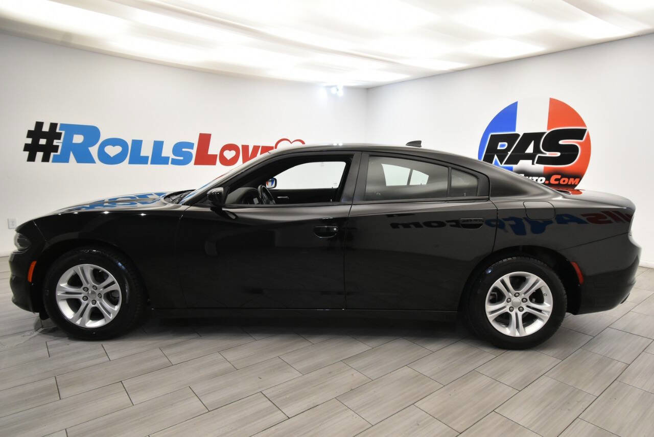 Used 2023 Dodge Charger SXT image 2