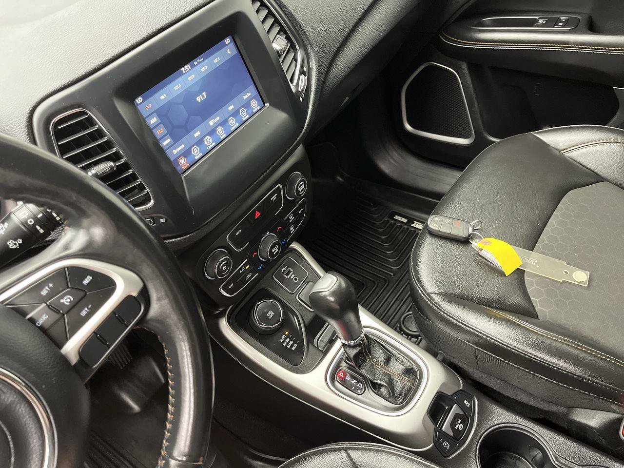 Used 2020 Jeep Compass Latitude w/ Cold Weather Group AWD/4WD image 15