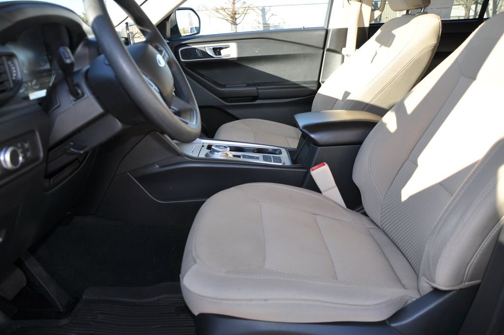 Used 2021 Ford Explorer Base image 10